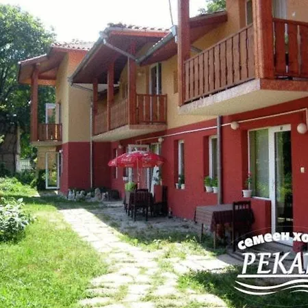 Rekata Hotel 2*